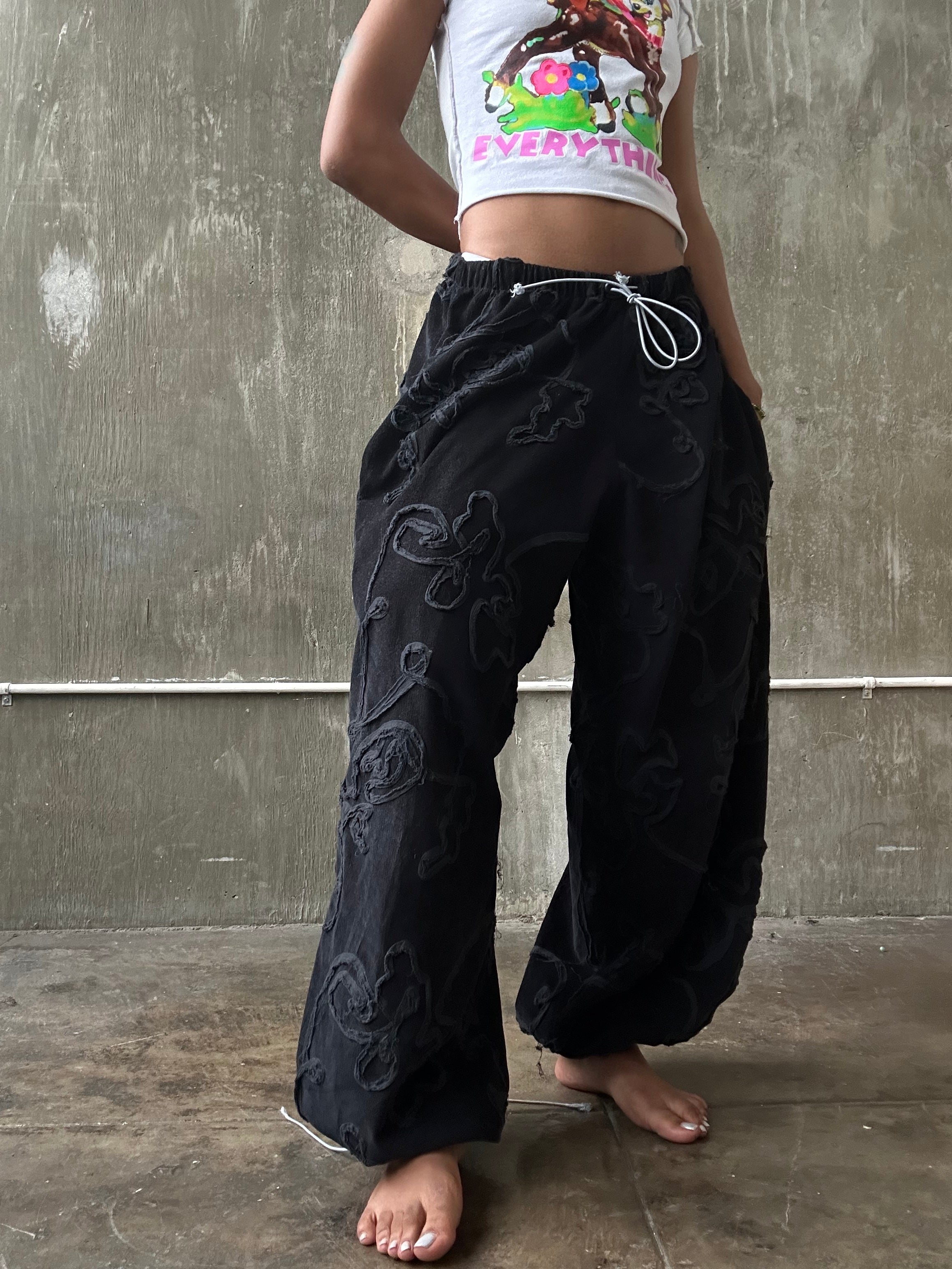 THE BLACK FLORDUROY PANTS